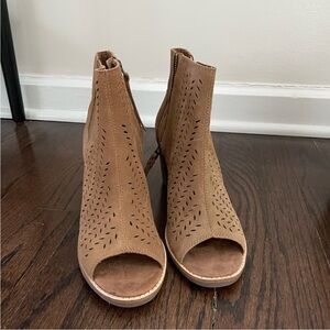 TOMS Camel Booties (w 8.5)